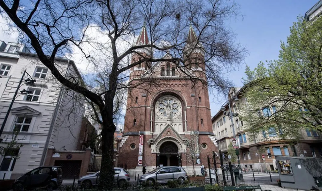 Nomad Rooms & Guesthouse Budapest 0*,